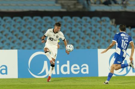 Natanael em jogo do Atlético contra o Juventud