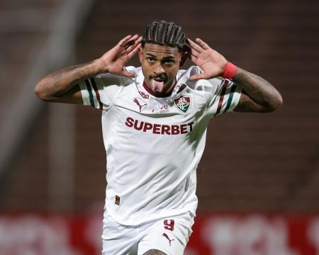 John Kennedy garante empate do Fluminense nos acréscimos contra o Rivadavia