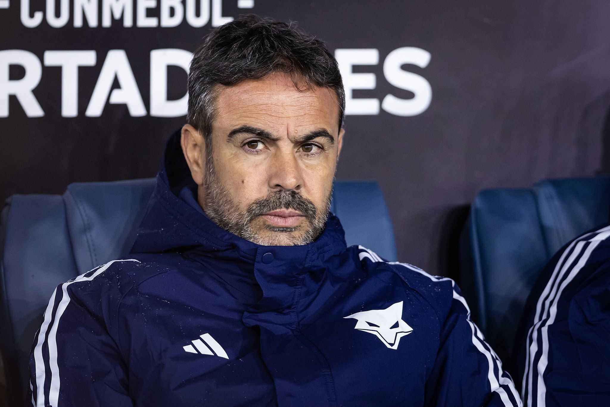 Artur Jorge revela preocupação e reage à expulsão de Arroyo em empate do Cruzeiro