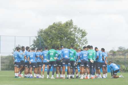 Jogadores do Bahia reunidos durante treino no CT Evaristo de Macedo
