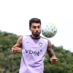 Atlético x Botafogo: Telles vê final de 2024 como motivação para jogo do Brasileirão