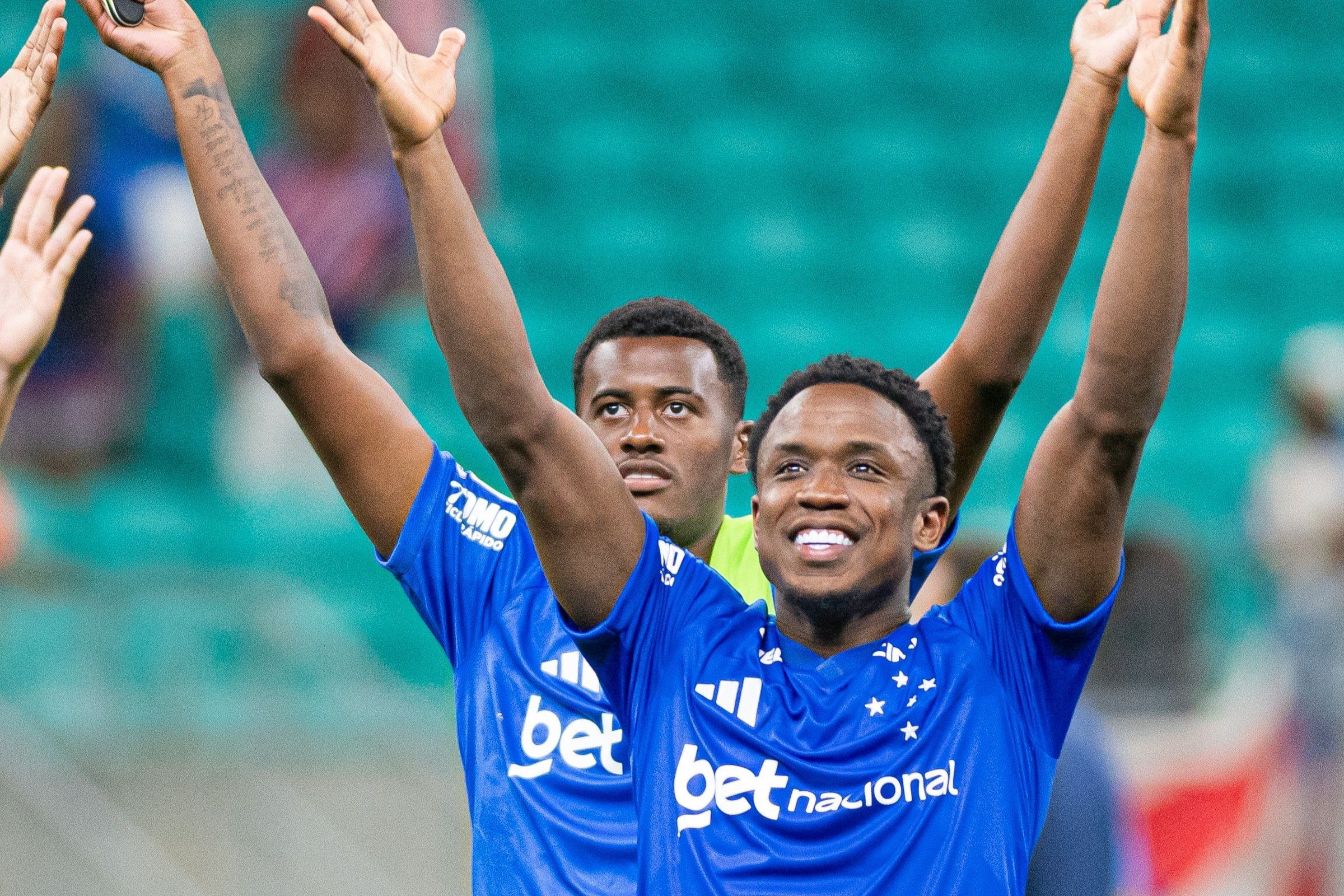 Sinisterra celebra retorno como titular do Cruzeiro e comenta futuro no clube