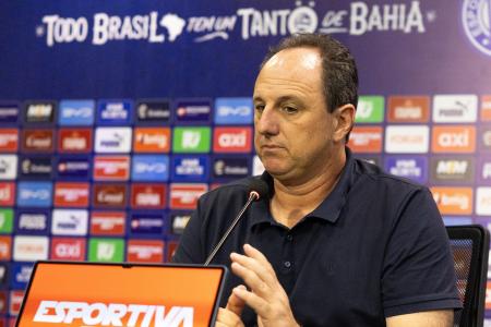 Técnico Rogério Ceni durante entrevista coletiva
