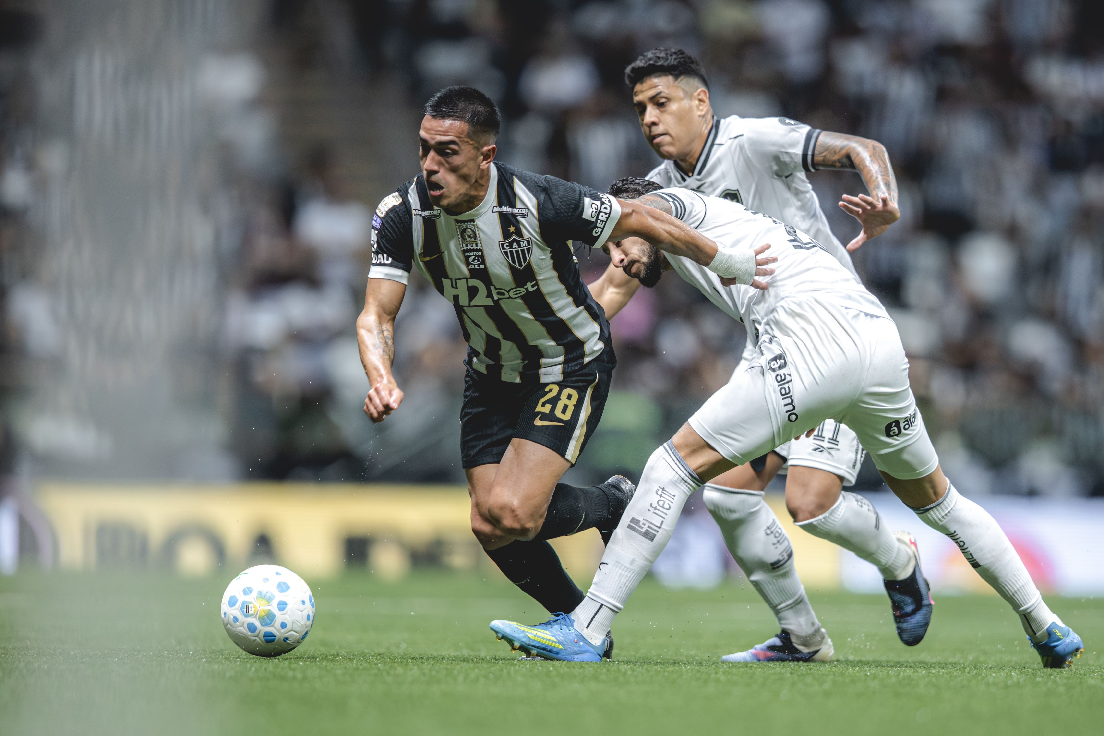 Cuello é direto sobre atuação do Atlético e cita cobrança positiva sobre o elenco