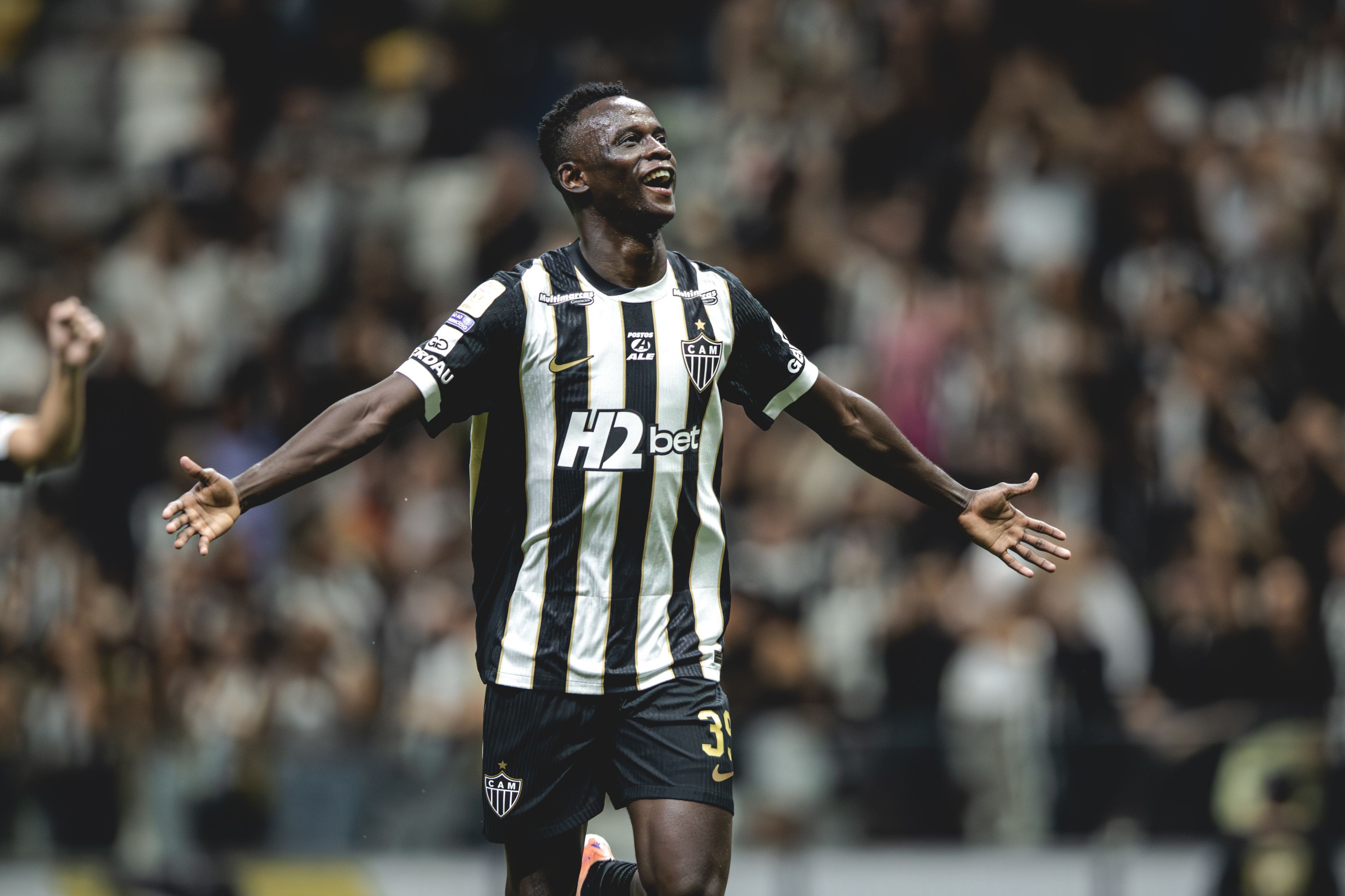 Cissé ganha presente ‘especial’ por primeiro gol pelo Atlético