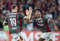 Fluminense liga o sinal de alerta para possível lesão grave de John Kennedy