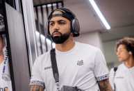Gabigol solta o verbo e faz forte desabafo após empate do Santos: 'Uma merda'