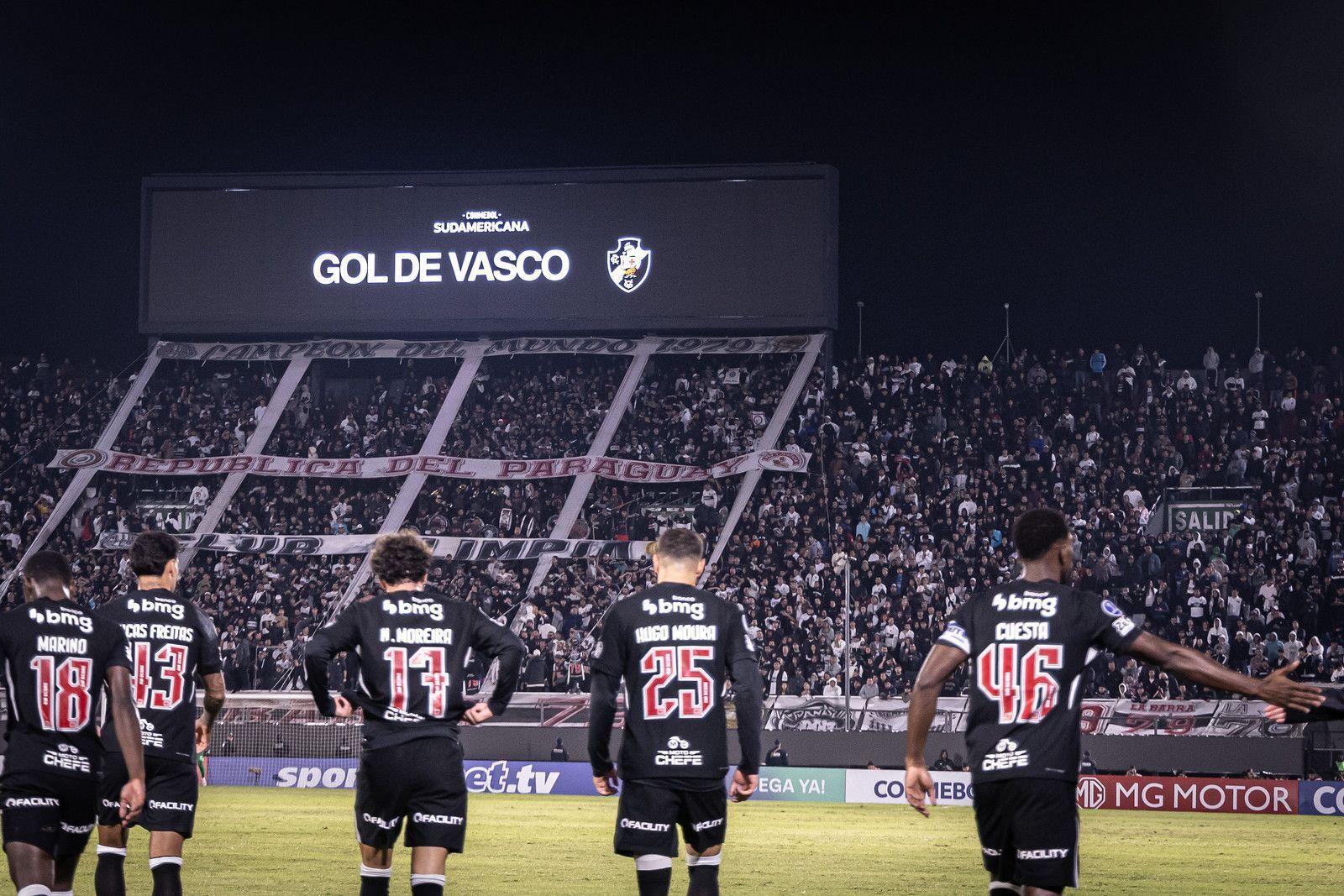 Vasco utiliza time alternativo na Sul-Americana e jogadores não passam no teste