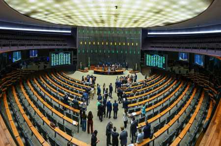 Plenário da Câmara dos Deputados durante sessão conjunta do Congresso Nacional nesta quinta-feira (21)