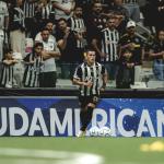 Cuello brilha contra o Cienciano e assume liderança de assistências do Atlético no ano