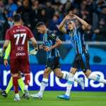 Grêmio vence de virada, respira no Brasileiro e empurra Santos ao Z4