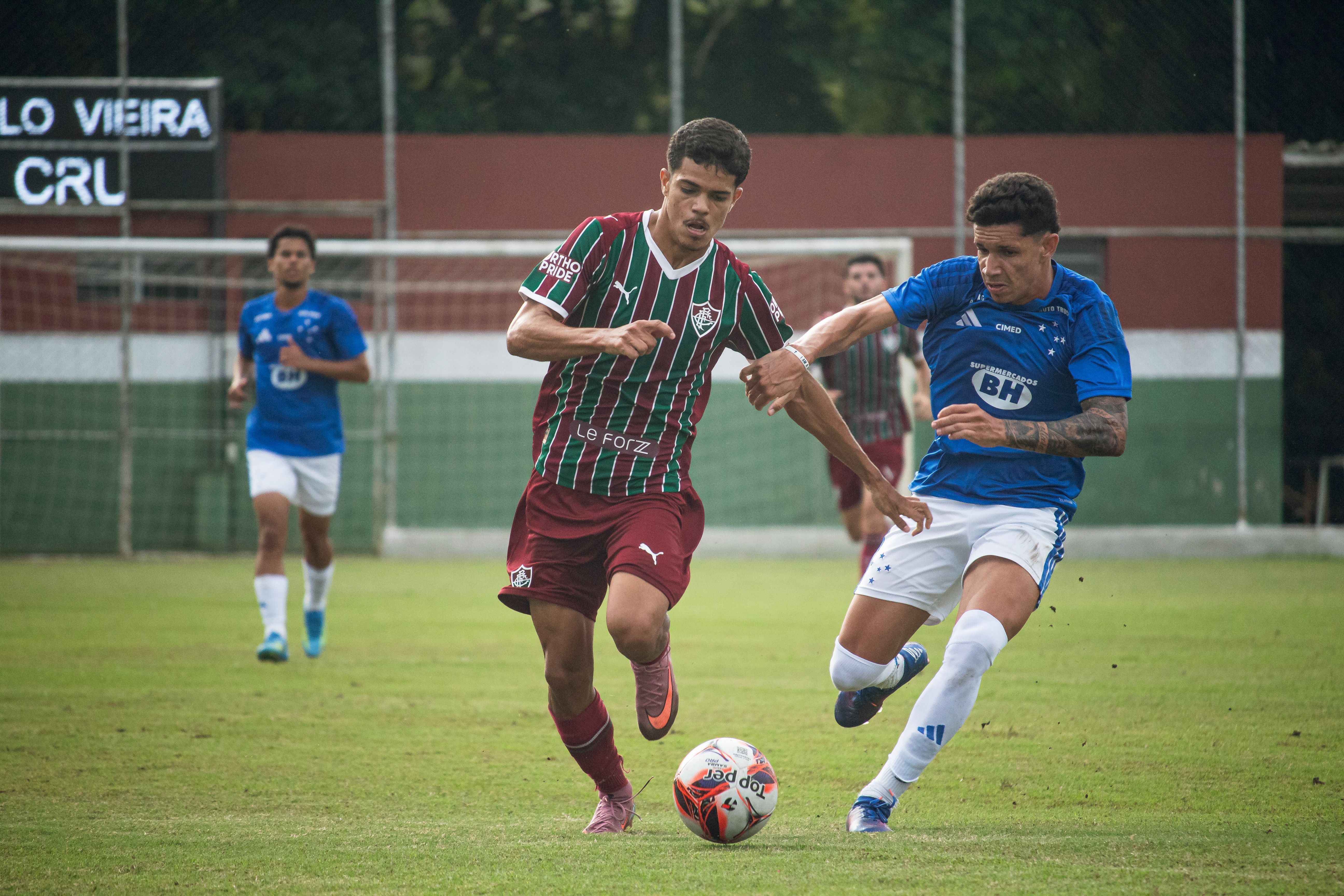 Jogador de Seleção marca, e Cruzeiro derrota o Fluminense no Brasileirão Sub-20