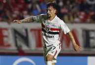 Emprestado pelo Botafogo, Artur responde se pretende seguir no São Paulo