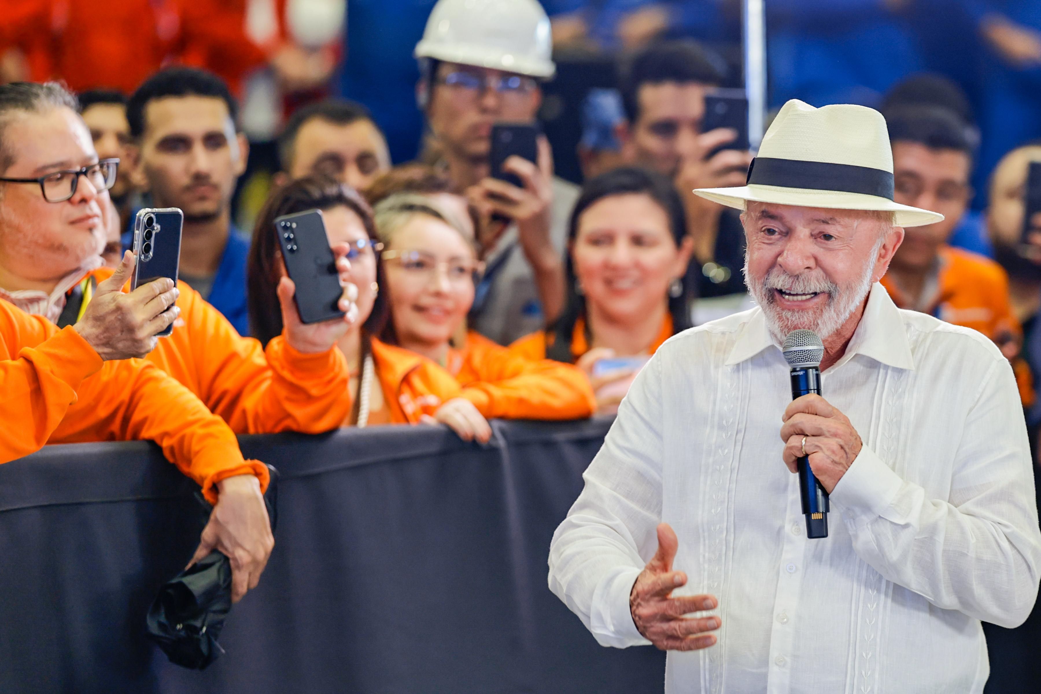 Lula ataca Flávio Bolsonaro após classificação de PCC e CV pelos EUA: 'traidor'