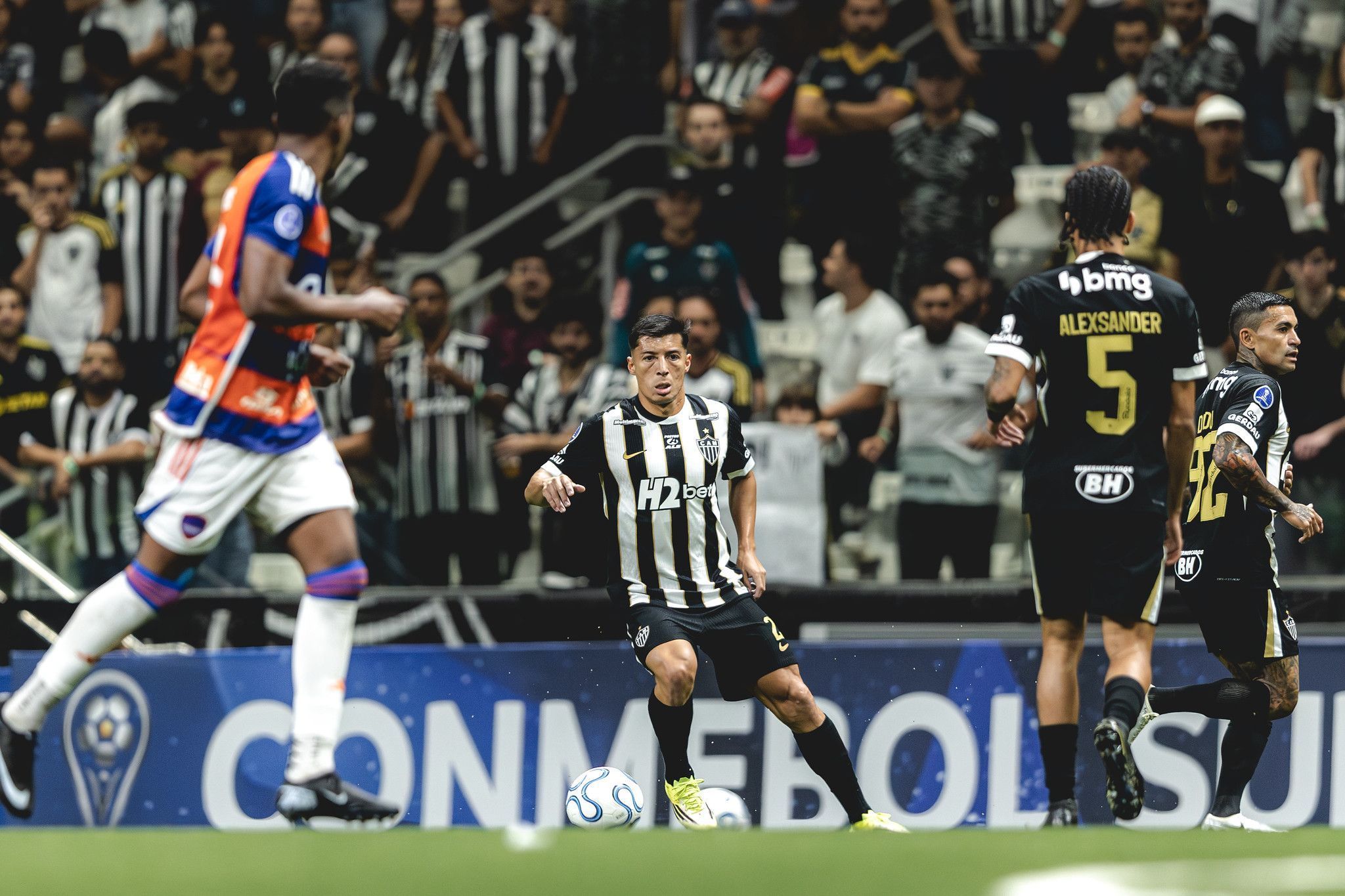 Atlético anuncia reapresentação de meio-campista; saiba detalhes