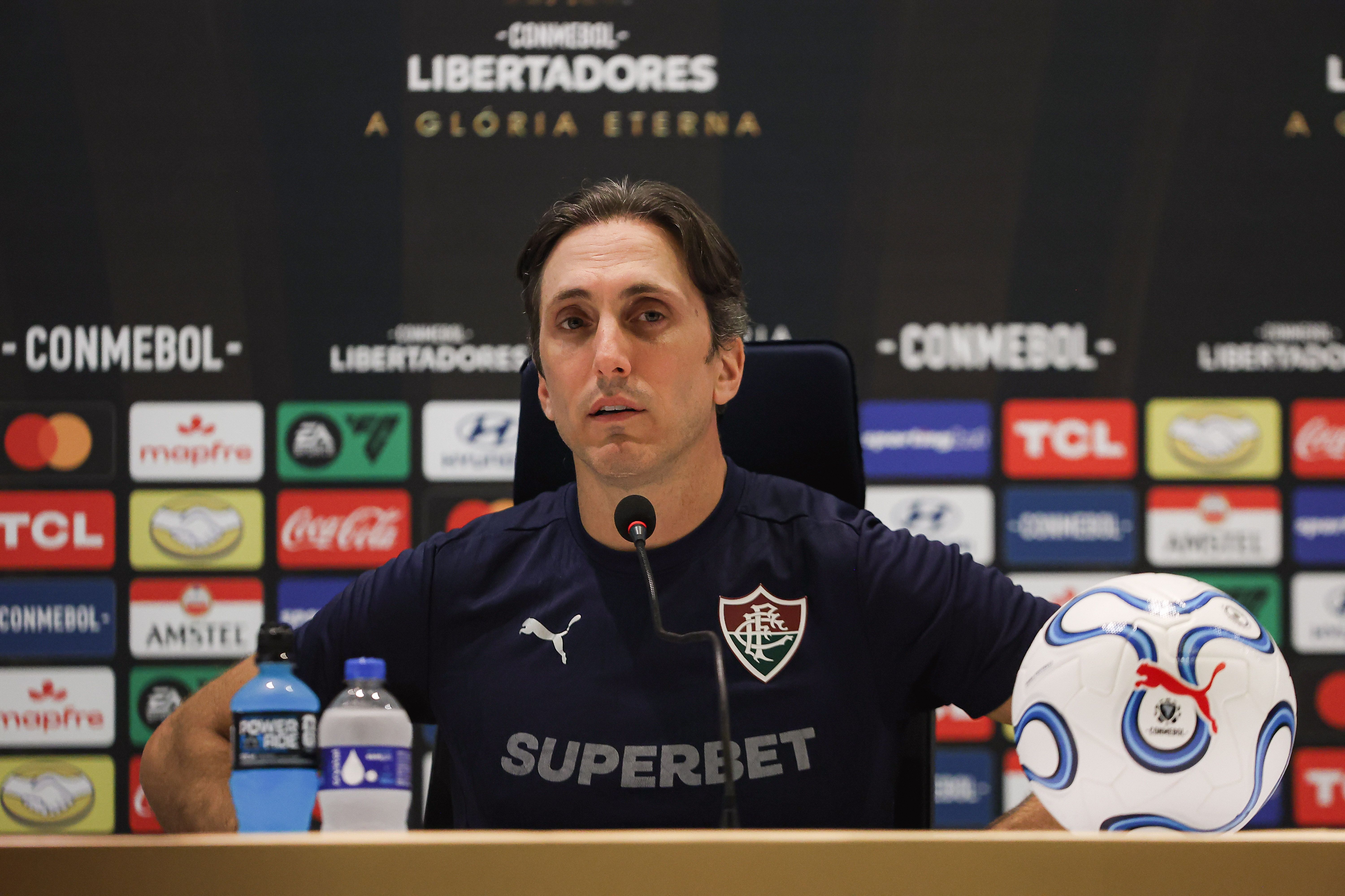 Zubeldía reage a promessa cumprida após classificação do Fluminense na Libertadores