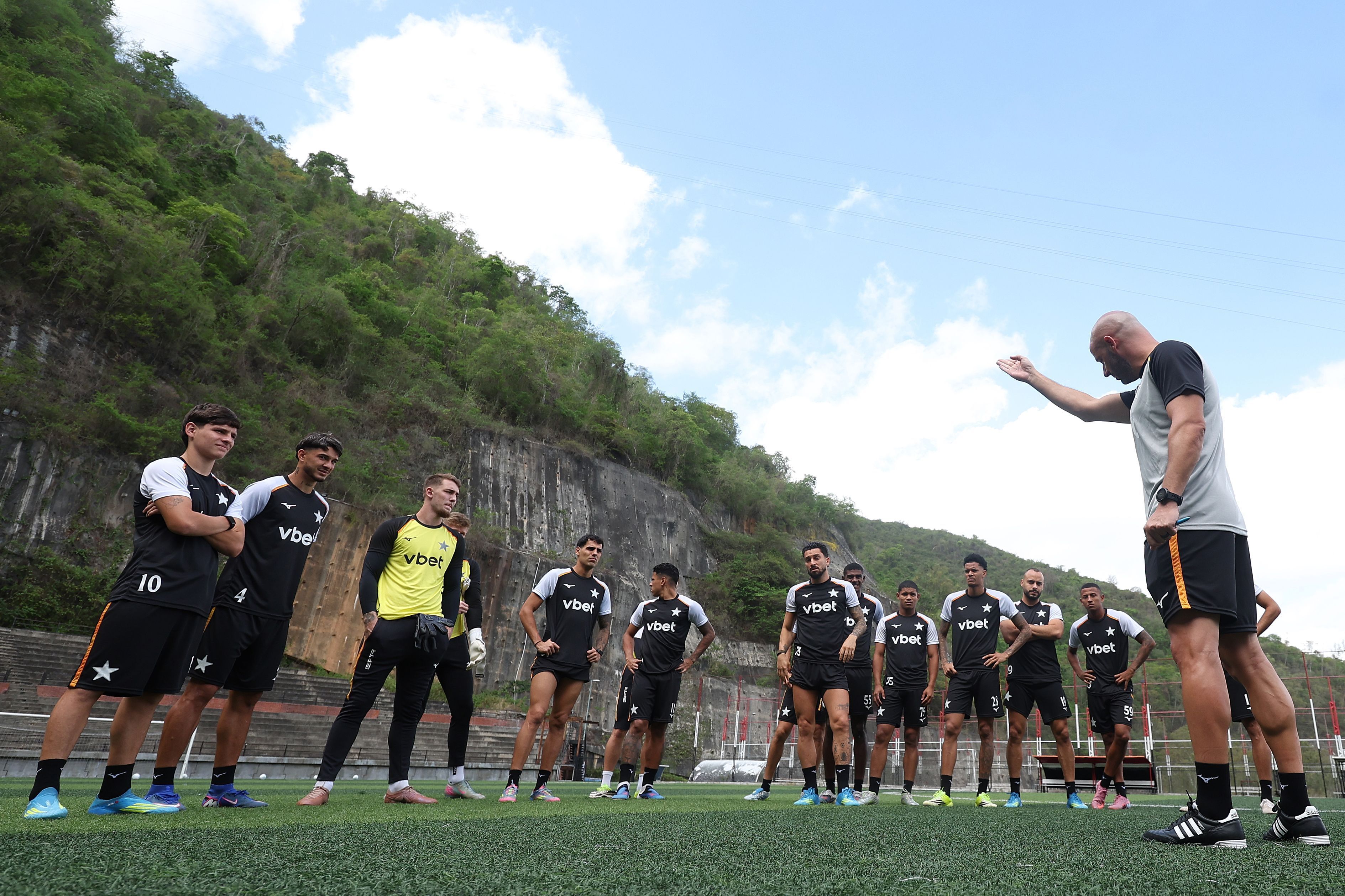Botafogo encaminha intertemporada na Rússia durante pausa da Copa do Mundo