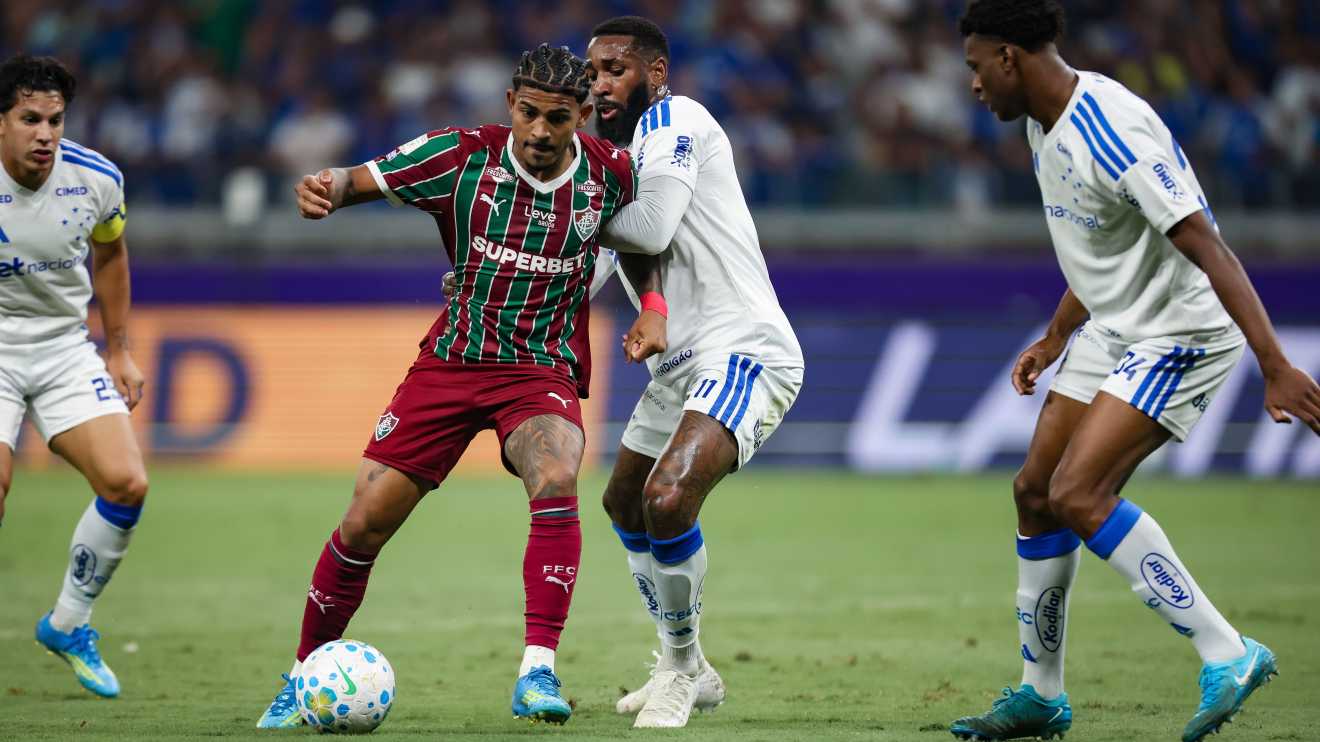 Em jogo movimentado, Cruzeiro e Fluminense empatam pelo Brasileirão