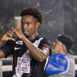 Vasco bate Athletico-PR, se afasta do Z4 e ganha cinco posições no Brasileiro