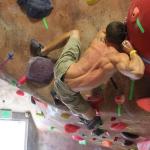 Escalada urbana vira febre entre jovens nas cidades