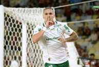 Paulinho marca em goleada do Palmeiras e provoca torcida do Flamengo