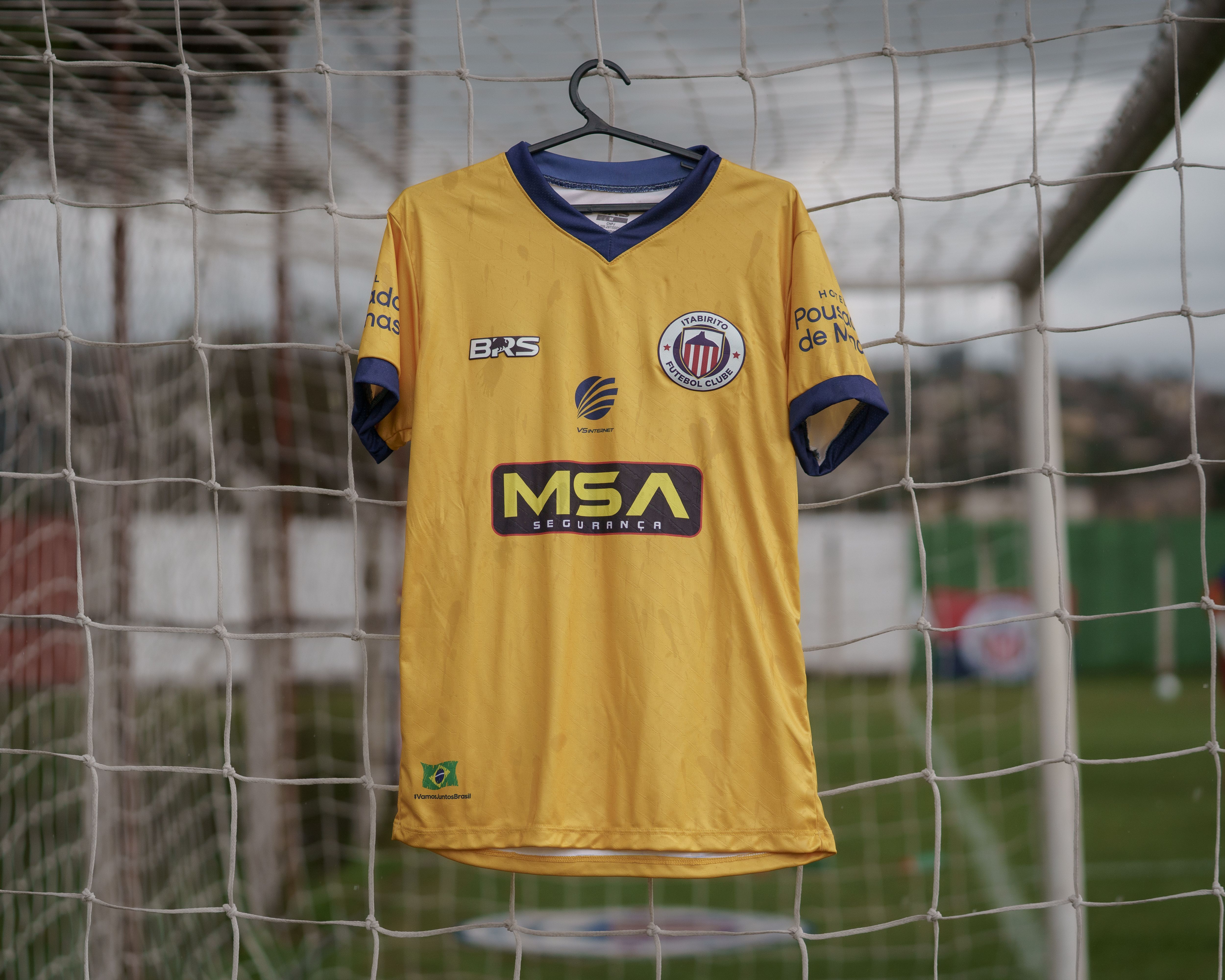 Em ano de Copa, clube mineiro lança uniforme que homenageia a Seleção; veja