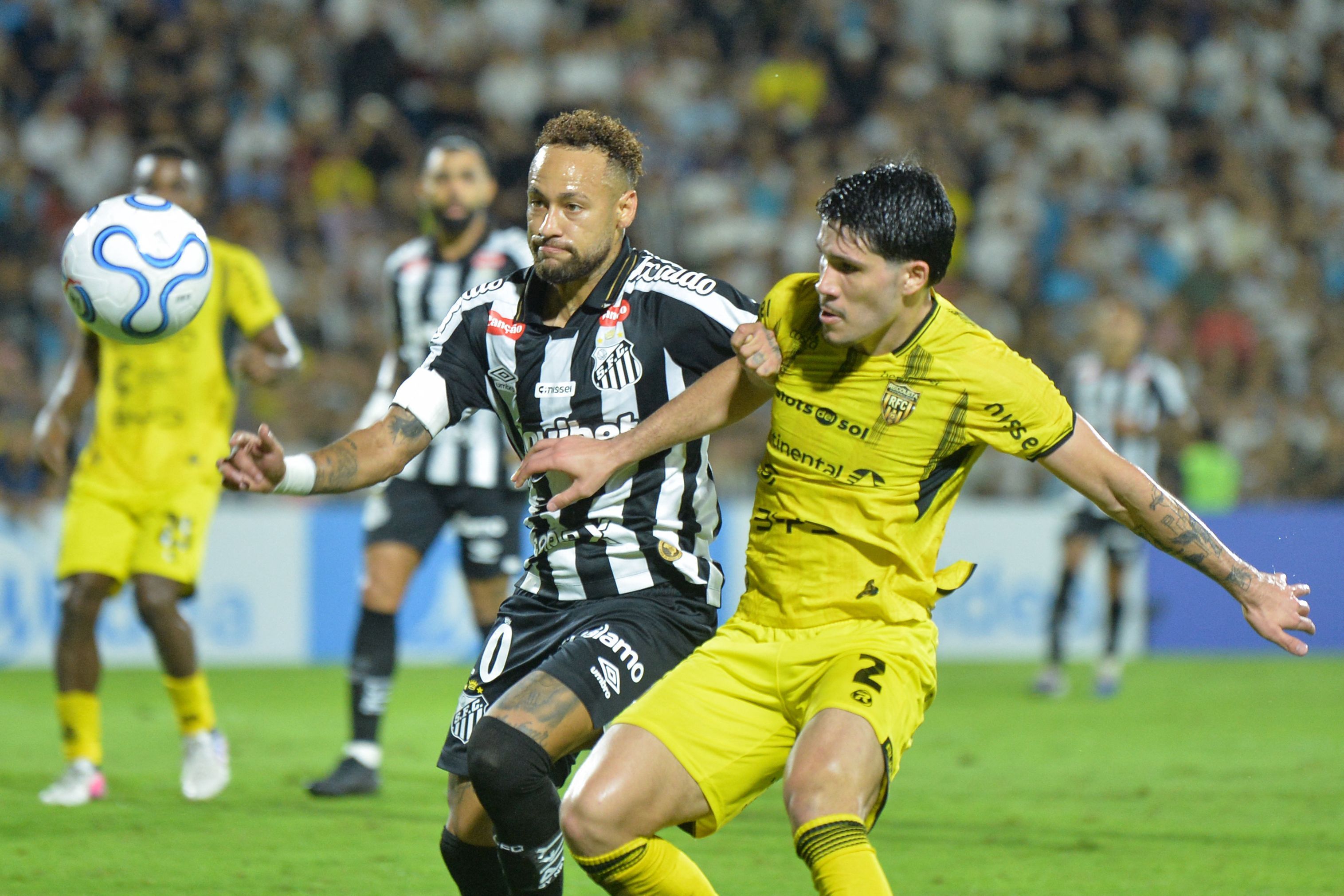Neymar marca, mas Santos cede empate ao Recoleta e se complica na Sul-Americana