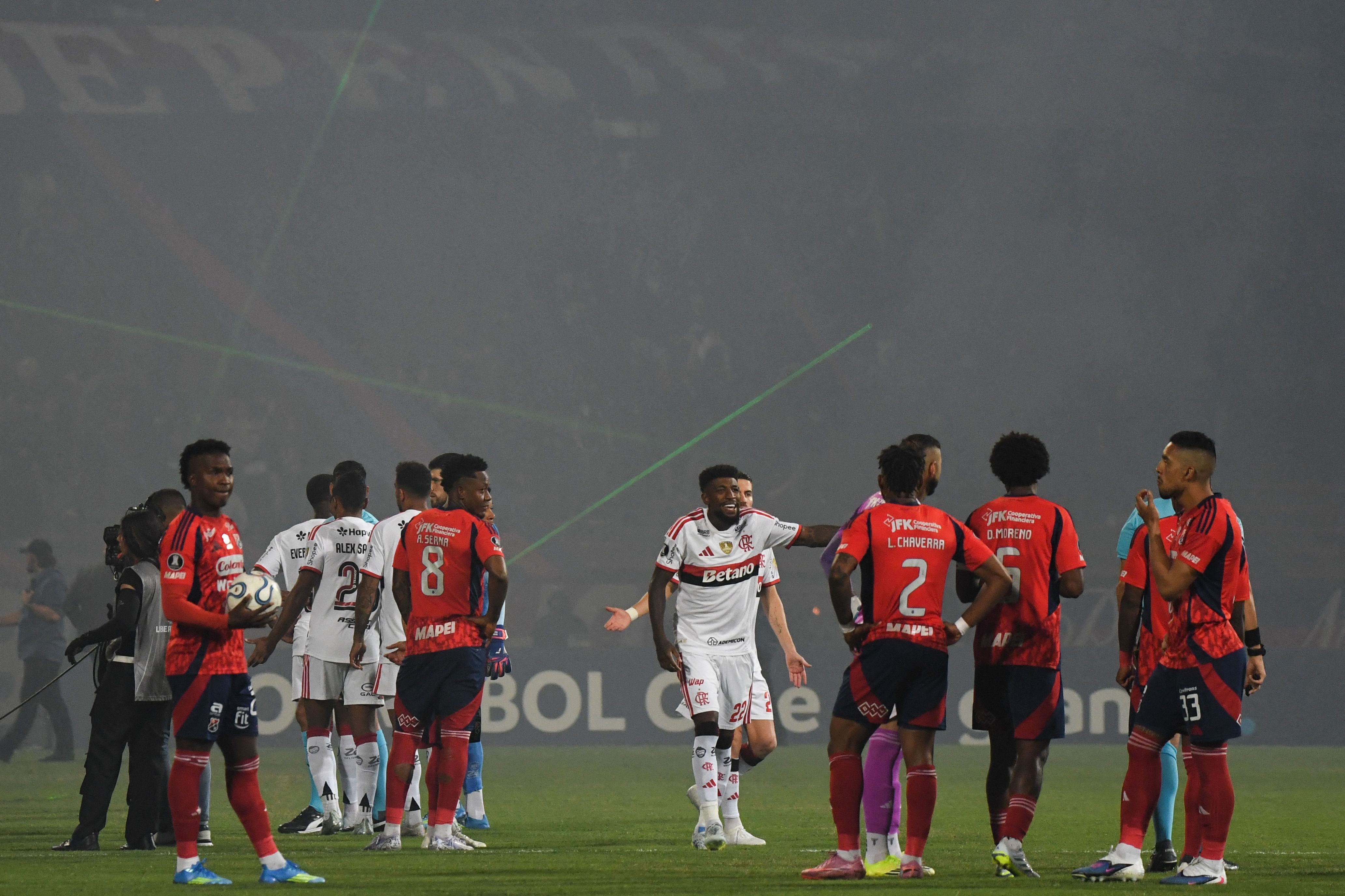 Independiente Medellín pede desculpas a torcedores do Flamengo por confusão na Colômbia