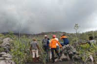 Erupção do monte Dukono mata 3 alpinistas na Indonésia; grupo ignorou proibição