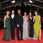 Elenco de ‘Velozes e Furiosos’ se reúne em Cannes para homenagem a Paul Walker