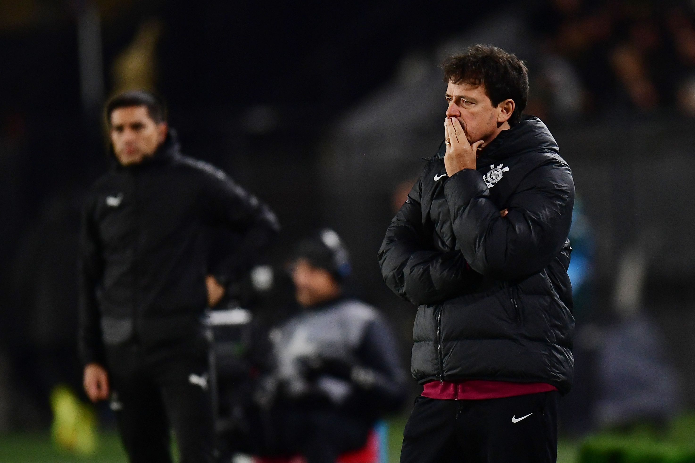 Diniz valoriza atuação do Corinthians contra Peñarol e explica mudanças