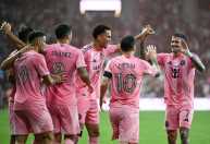 Messi sai com dores, mas Inter Miami vira jogo de 10 gols com hat-trick de Suárez