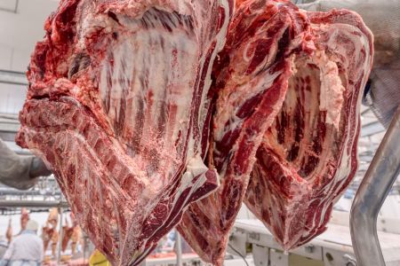 Carne bovina bate recorde histórico: preço da carcaça casada é o maior desde 2001
