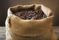 Exportação de café sobe em volume, mas queda nos preços internacionais derruba receita