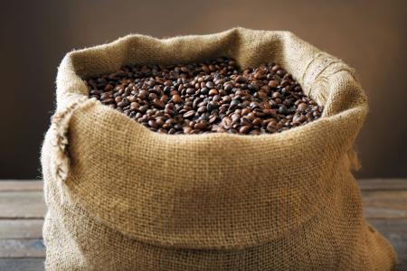 Exportação de café sobe em volume, mas queda nos preços internacionais derruba receita