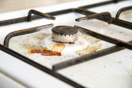 Como deixar o forno brilhando em minutos: o truque definitivo sem usar químicos pesados