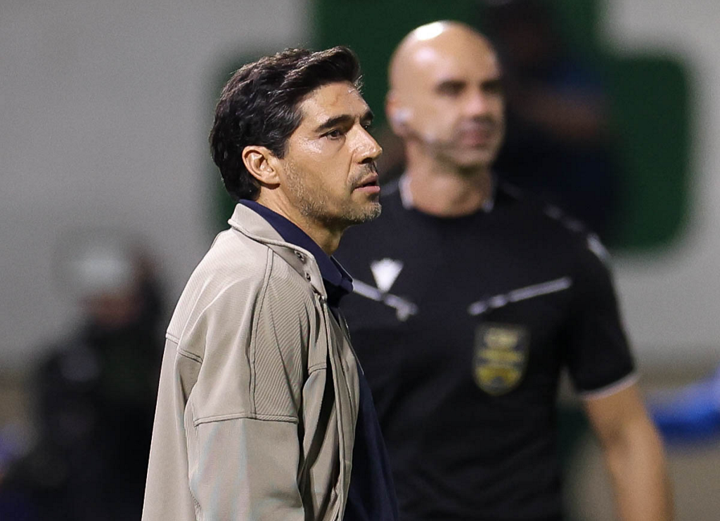 Abel avalia empate com Cruzeiro e lamenta situação de Paulinho no Palmeiras