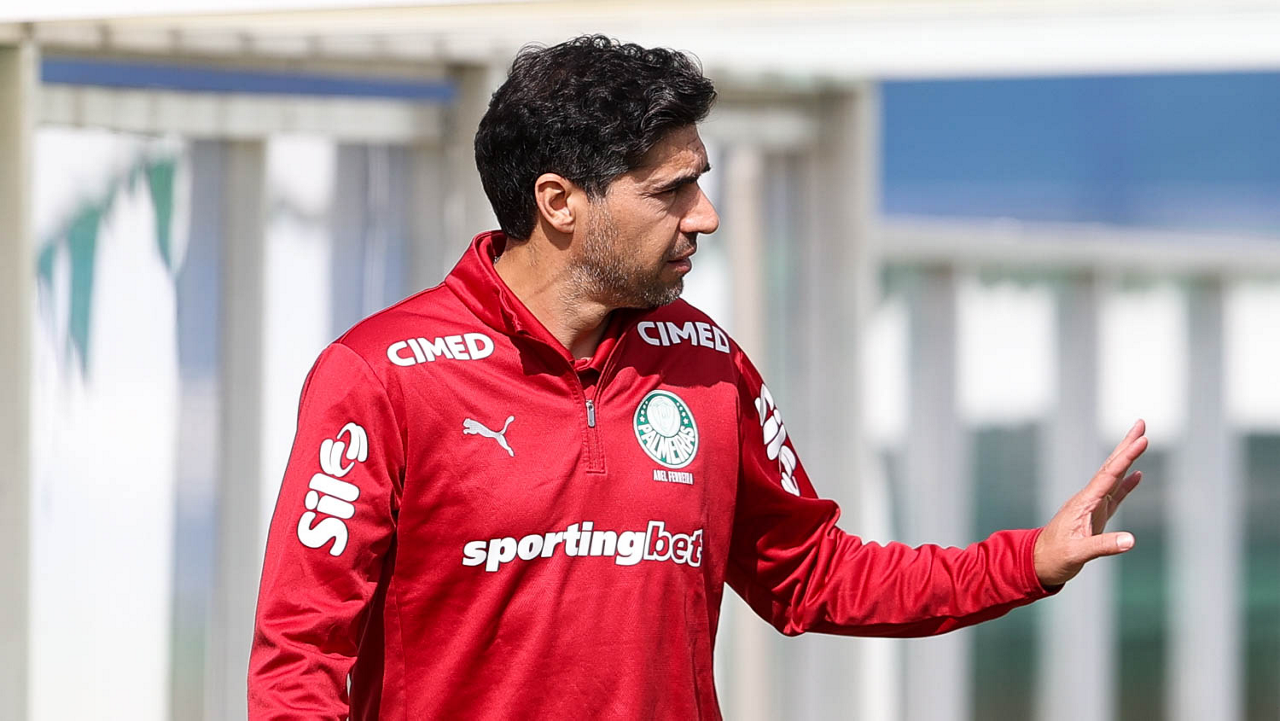 Sem 12 jogadores, Palmeiras recebe Chapecoense em despedida pré-Copa do Mundo