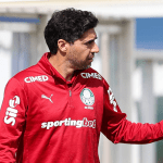 Sem 12 jogadores, Palmeiras recebe Chapecoense em despedida pré-Copa do Mundo