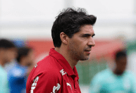 Titular do Palmeiras se lesiona, mas Piquerez e Vitor Roque avançam em tratamentos