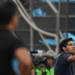 Abel cita Cruzeiro, Flamengo e rivais ao defender Palmeiras: 'Quem joga bem?'