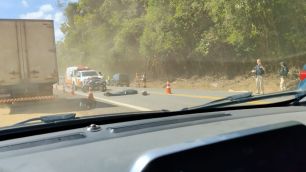 Jovem morre em acidente envolvendo motocicleta e caminhão na BR 381, em Santana do Paraíso