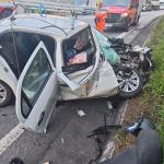 Acidente entre carro e carreta na BR-265 em Barbacena deixa feridos