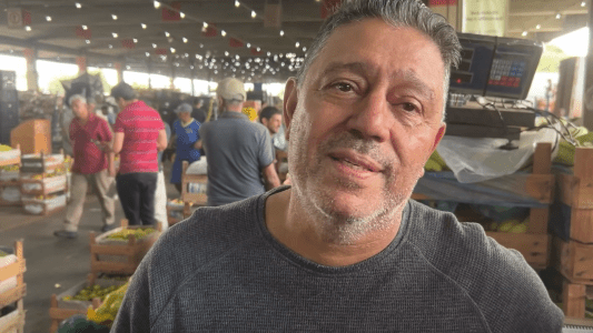 Aloísio dos Santos Eloi, produtor de banana em Nova União • Anderson Porto | Itatiaia