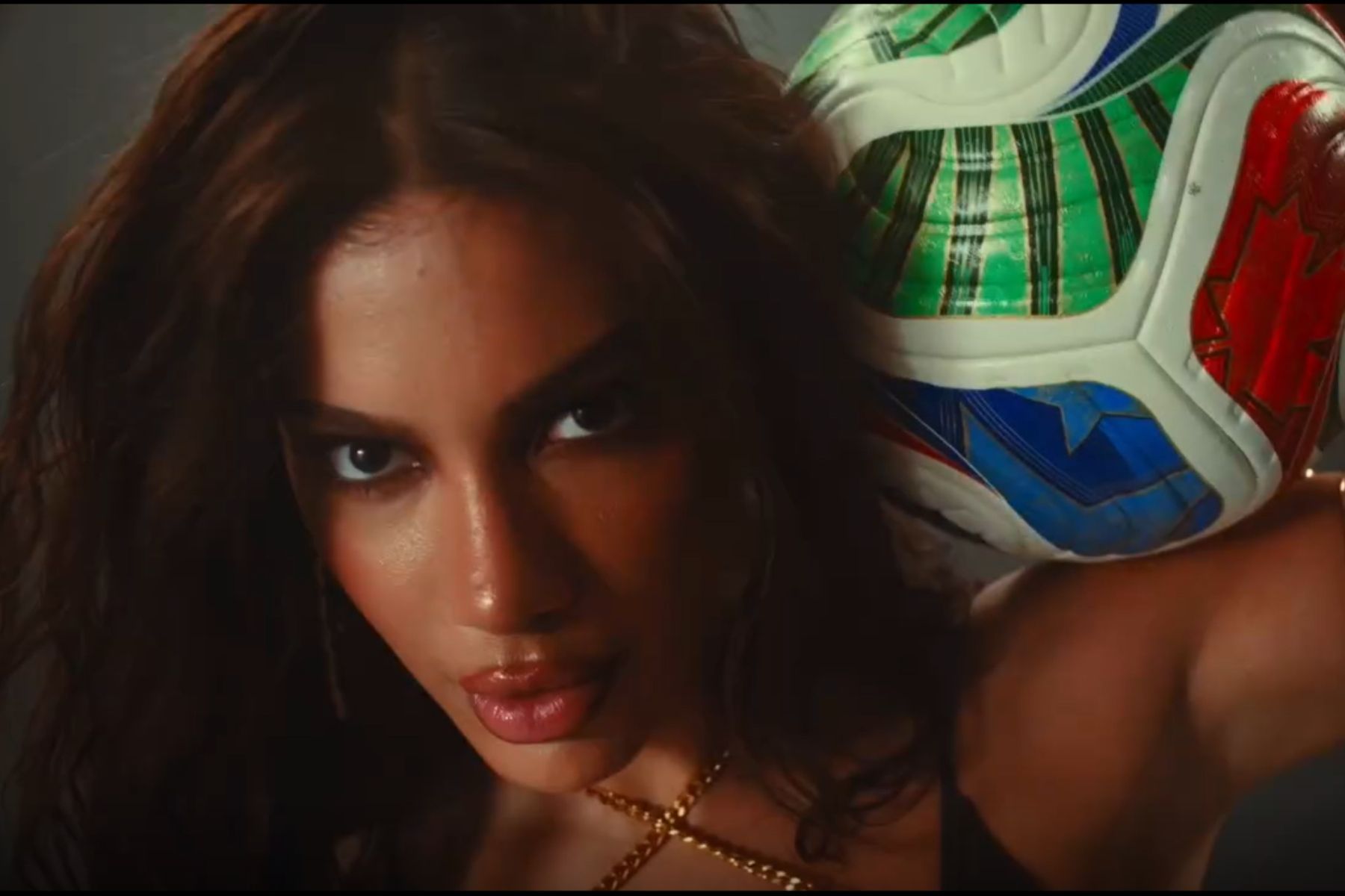 Anitta anuncia música inédita para a Copa do Mundo de 2026
