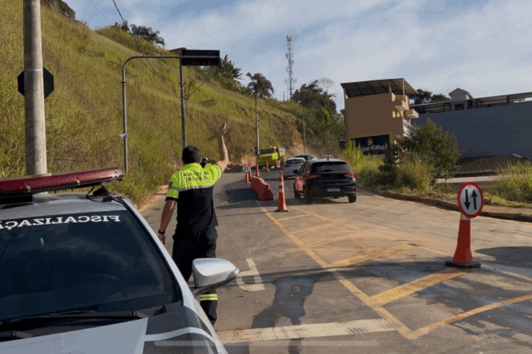 Trânsito é liberado na Rua José Lourenço em Juiz de Fora