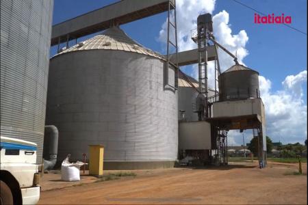 Armazenagem adequada de insumos em cooperativa garante segurança, reduz custos e assegura o abastecimento para produtores rurais em São Gotardo