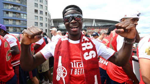 Arsenal faz desfile para comemorar título da Premier League