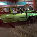 Motorista sem CNH e com sinais de embriaguez bate em árvore no Centro de BH