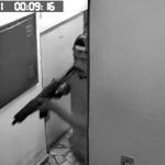 Vídeo: membros do CV aterrorizam Vila Cemig horas após operação da polícia